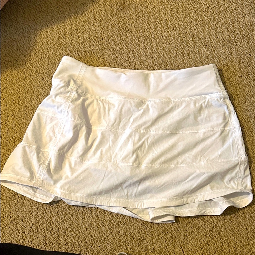Lululemon white tennis skirt, size 4